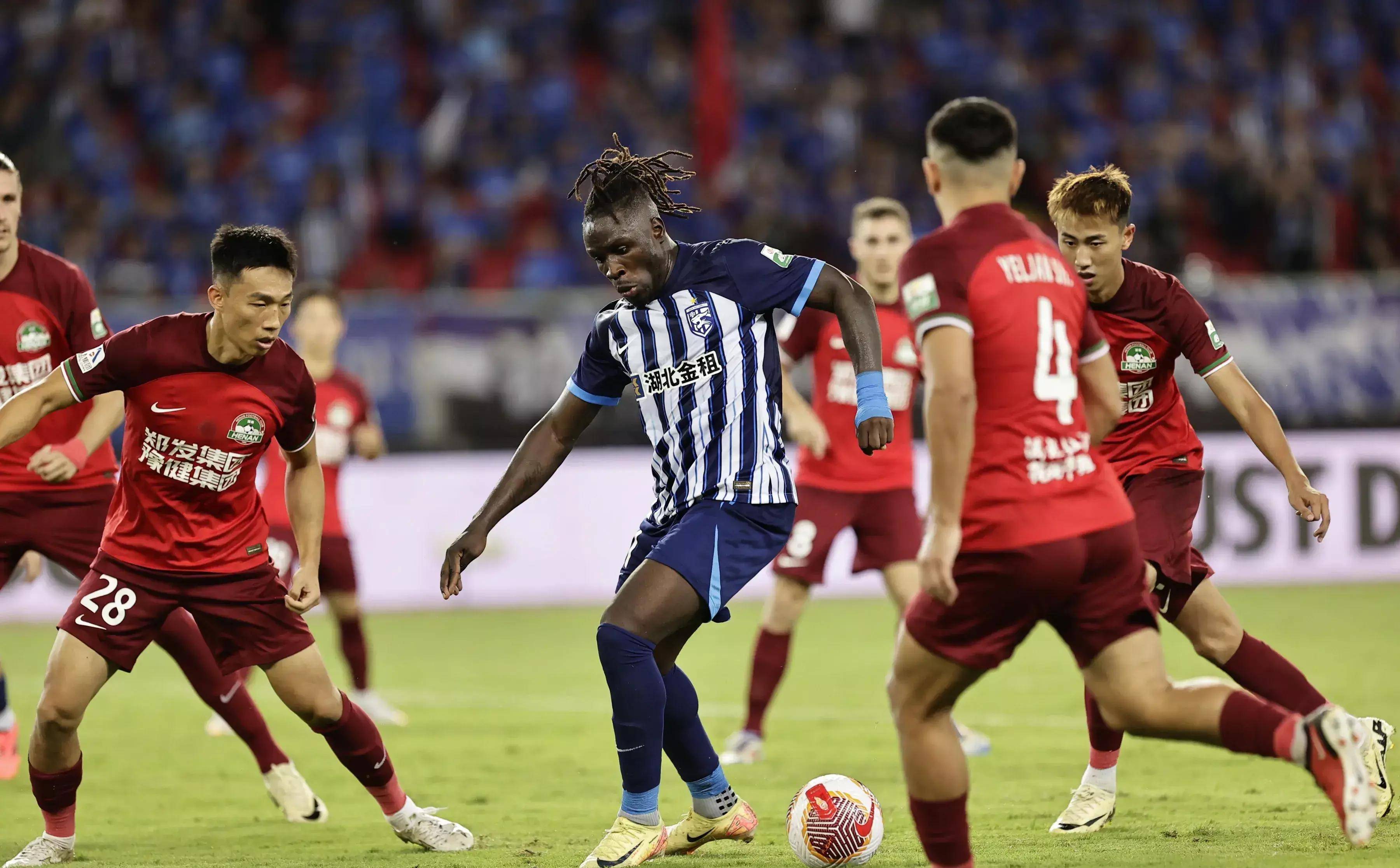 关于钻石联赛抢七大战对决在即！皇家马德里演练定位球，川崎前锋密集防守应对的信息